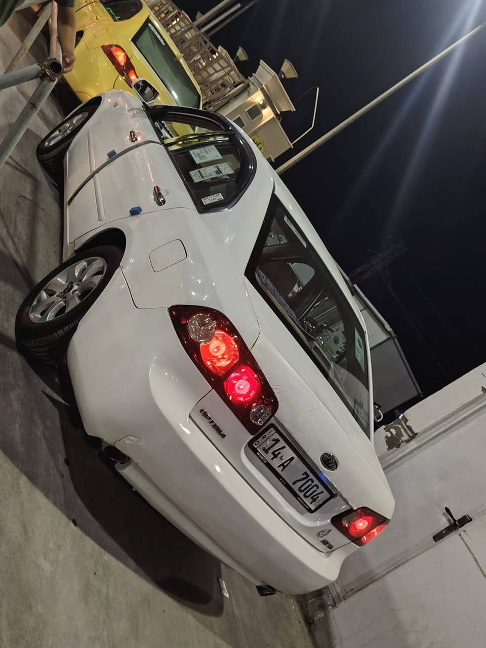 السلام عليكم
اوبتيما 2006 خليجي محرك 2700
السعر 95وبيه مجال ***********
