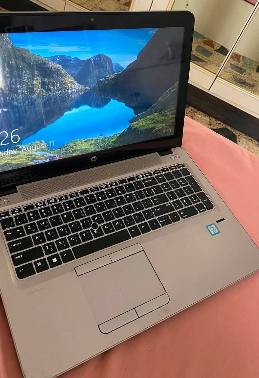 السلام عليكم
لابتوب hp 
حجم الشاشه 16 
الرام الداخلي 8 
هارد ssd 
شاشه لمس 
النضافه 75 ‎%‎ 
نقص بطاريه فقط 
سعر 300 الف وبيها مجال 
*********** 
عنوان بغداد مدينه الصدر
