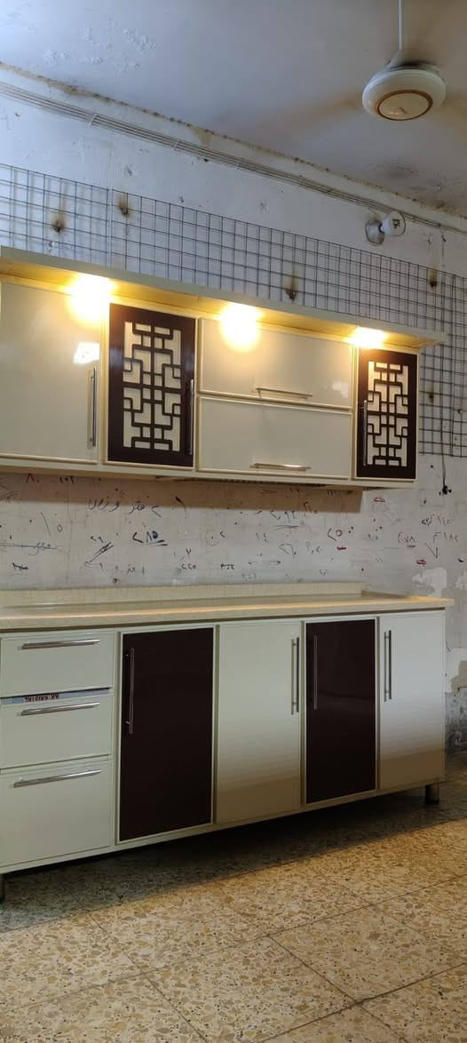 كاونتر تفصال درجة اولى ٣ قطع نظيف جداً لايوجد ضرر كله مرمر بغداد الشعب الرقم ***********
