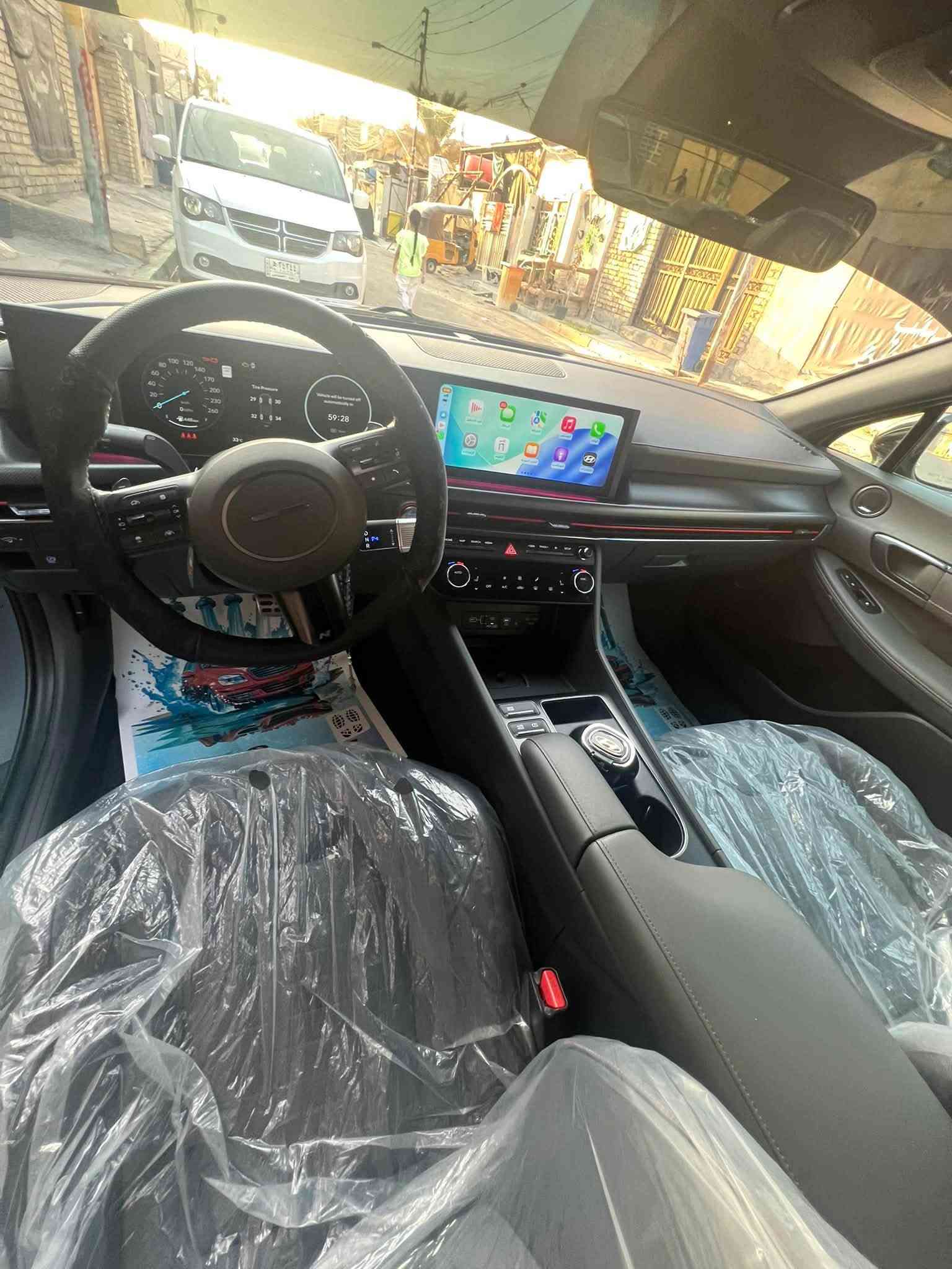 سوناتا 2024 Nline 
المحرك 2500 تيربو 
• بصمه 
• ⁠تشغيل عن بعد
• ⁠بانوراما 
• ⁠كشنات حضن مختوم بعلامه N
• ⁠تدفئة بـالكشنات
• ⁠تحكم كهربائي كشن السائق  
• ⁠أناره داخليه 64 لون بلادي 
• 4 انظمة قياده ⁠(Comfort/Sport+ /SportECO)
• ⁠لون الدشبول مع تغيير المود 
• ⁠سايد برك كهربائي + تراكشن كونترول 
• ⁠منظومة صوت من شركه BOOS 
• ⁠دمام خلفي بلاد تكدر تتحكم بي 
• ⁠نظام تعليق رياضي 
• ⁠فول تحكم ستيرن شفتات 
• ⁠تحديد مسار ونضام الخروج من المسار 
• ⁠كروز سرعه 
• ⁠رادار امامي  
• ⁠حساسات اماميه وجانبيه
• ⁠منظومة زينون 
• ⁠السياره رياضيه و بيها تسارع كلش قوي
• وارد أمريكي وصور الحادث مرفقة بالمنشور
• ⁠حادثه جاملغ امامي صفحة الراكب مبدل اصلي نفس لون كوري والبنيد حافه مالته بارد اثر النقل صار  و بالعراق  الباب الصدر بي من جوه بارد اثر ضربه دراجه وشوي من فوك  اما الباقي كفاله عامه من لغود شواصي ايرباك 
• ⁠السعر 205 قفل شراي خابر ودلل 
• ⁠***********
