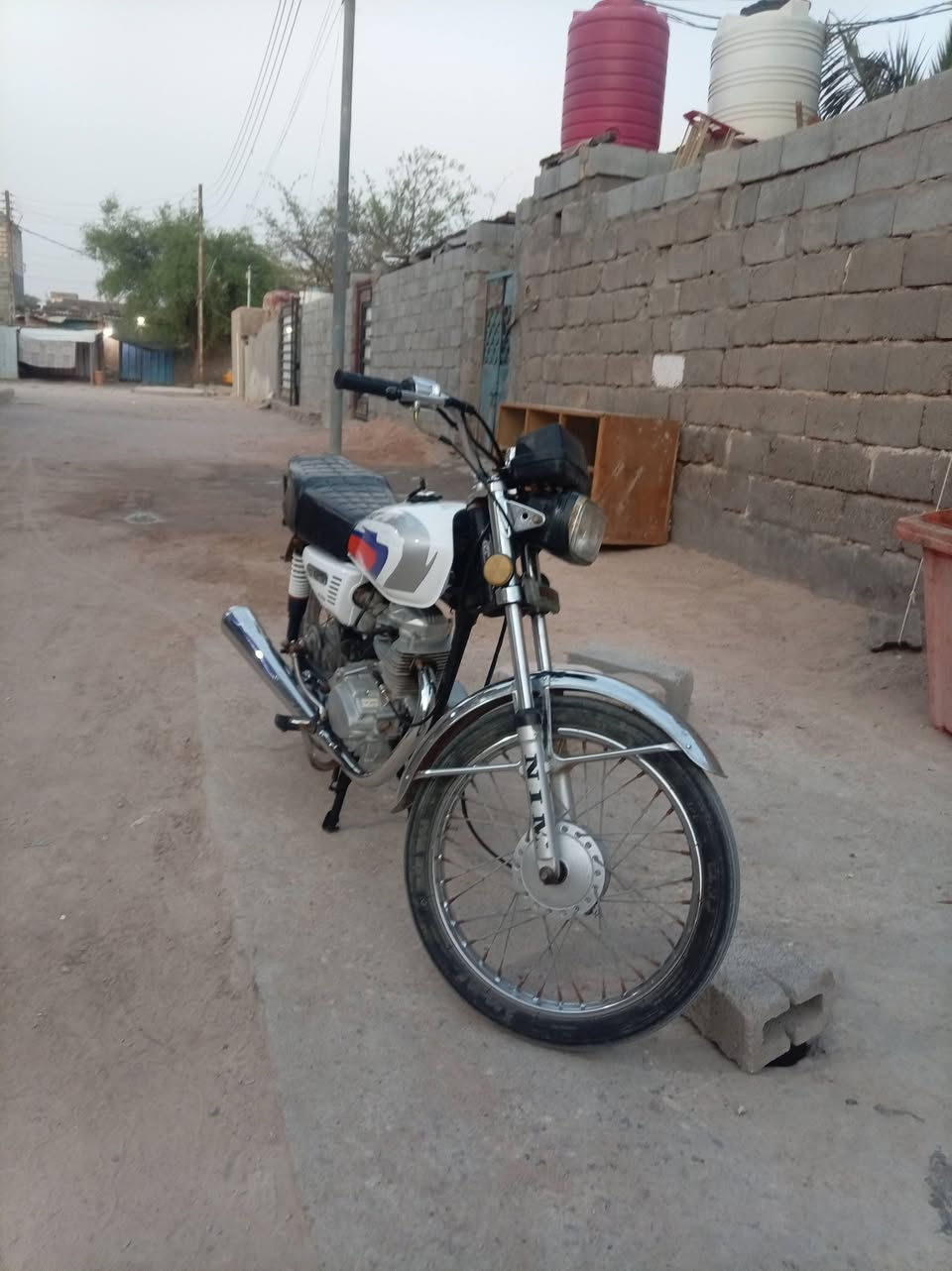 دراجة نامه 2021 أوراق كلهه عل البلاد شاصي بصبغته البلاديه مكينه خير من الله نضيفه وناعمه وكلشي مابيهه مكاني بصره خور الزبير سعرها 800الف وبيهه مجال قليل ورجاان بس الشراي أيطبلي خاص وأنه بخدمت الشراي وهاذ رقمي *********** بي واتساب فقط
