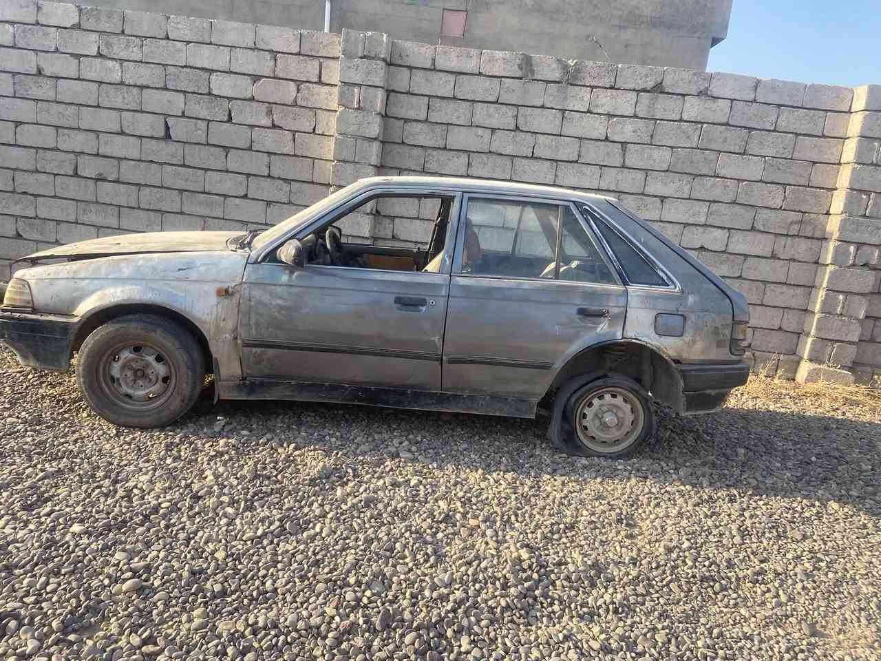 ازدا 323 للبيع محركها كايم ابيعها كوم حديد السعر 300 وبيها مجال قليل للاستفسار*********** وتعليقات سلبيه ماريد
