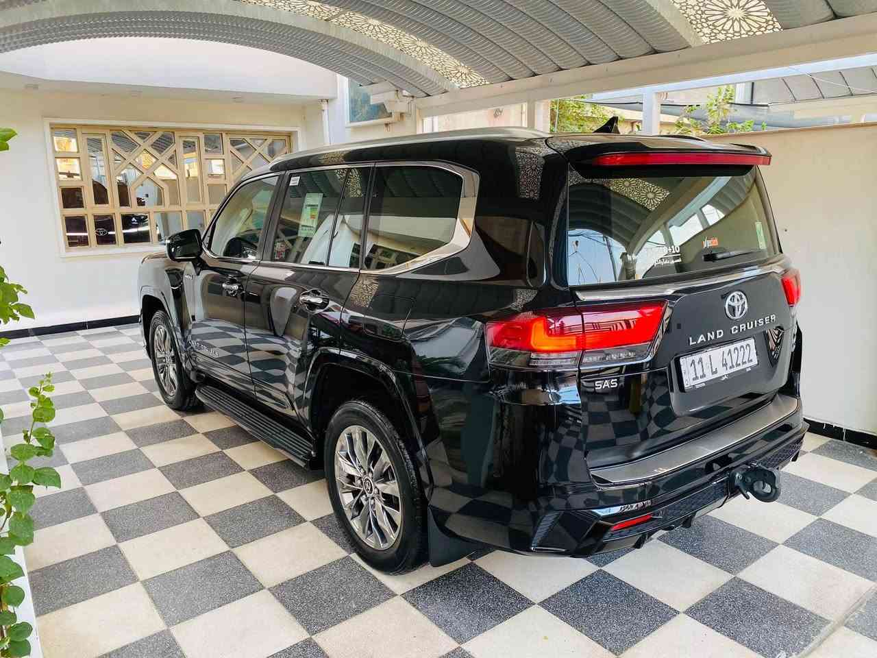 السلام عليكم 
بعد التحية والتقدير 
تويوتا لاندكروز 2024 VX BLACK LIMITED باب اول SAS تطبيق كفالة عامة صبغ بارد رصعة شخط تبديل تعديل كفالة من كل شي بااسمي تحويل ثاني يوم السيارة كلش جديدة
العدة والكاعيات والسماعات موجودات تخم تاير محرك كير كهربائيات كلة بشرط ماشية 37 الف كيلو 

المواصفات 
رادار امامي جانبي خلفي
‎5 بصمات 
فتحة
بردة خلفية 
تحكم ستيرن فول
كراسي كهربائي 
لايت امامي 3 عدسات
‎كامرات 5 
‎كراسي خلفية كهرباء + تبريد 
‎كراسي امامية تدفئة تبريد +كهرباء+ ميموري 
‎شاشة جبيرة
شاحن لاسلكي
شاشات خلفية 
‎فتحة سقف بصمة 
‎تعديل مسار 
‎سماعات JBL
‎دشبول ديجيتل 
اوتو هولد
‎سايد بريك دكمة
‎ستوب لايت ليد
وبعد هواي مواصفات
السعر 748 وبيها مجال
***********
مكاني بغداد العامرية بااسمي تحويل مباشر 
اخوان لتقارنها بوحدة بيها ملاحظات ومتعوبة سيارة جديدة ومكفولة من كل شي 
تحياتي بغداد, العراق
