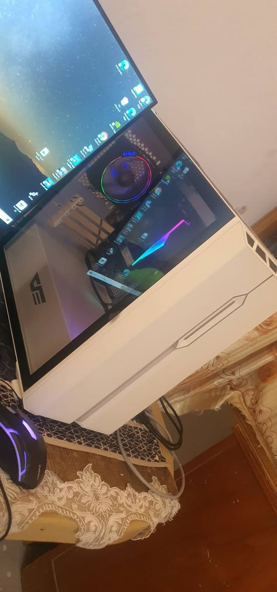 للبيع سعرها 500-وبيها مجال
***********
