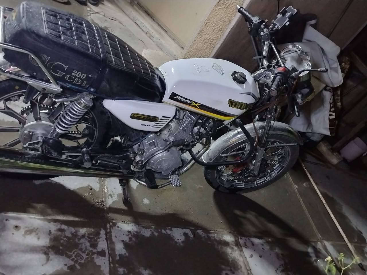 سلام عليكم سونك موديل 2024  مكينه 200cc معمره تانكي وصفاحيات نكره سلف بكل وقت دراجه موكفتني بل شارع بيه نقوصات خفيفه مجمع ويرادله ترتيبات سعر 600 بيه مجال حك جيه مكاني دوره اتصل بيك خير ودلل ***********
