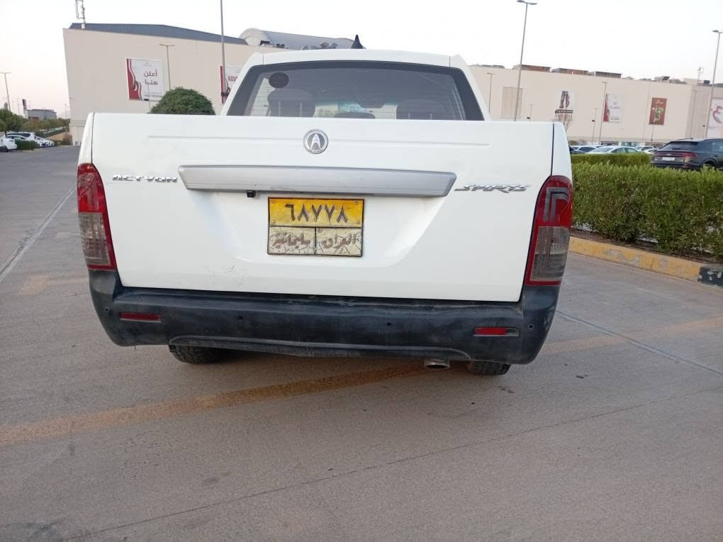 سەرەتا بەناوی خوای گەوورە 
سان یۆنگ 2011 
گیرمەکینە بەشەرتی 100 فیتەر 
تەبریت لەسەر سویچ 🥶
یەک پارچە بۆیاخ لەگەل دووبەلە سارد 
گێرو مەکینەو تەقەو رەقە بەشەرت 
سەیارەکە زۆر جاهیزە تە نیا لەیەک سایەقی کەمە 😍 
تەحویل غەرامە هەمووی بەشەرت 
*********** السليمانية, العراق
