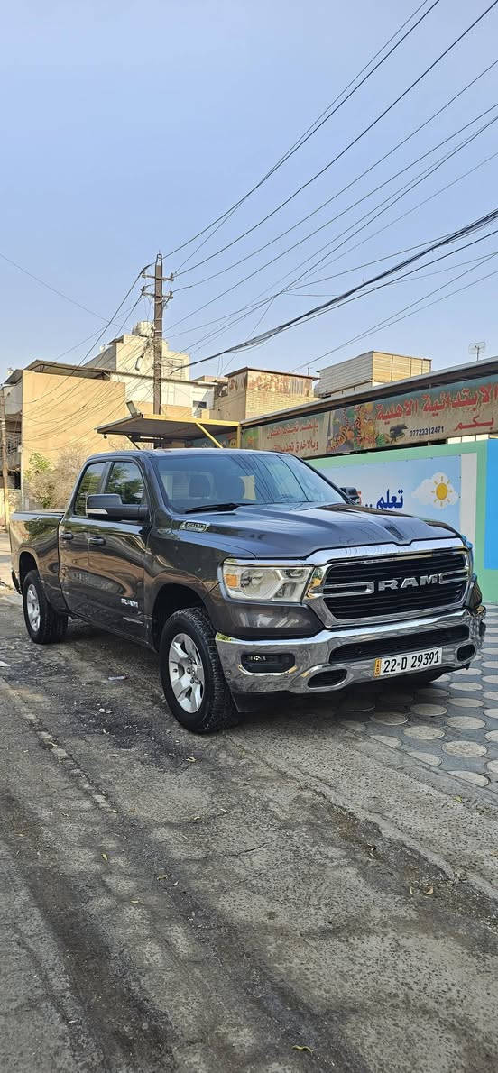 السلام عليكم
دوج رام 1500 2021 للبيع 
السيارة V6 ستة سلندر 
شاشة كبيرة بصمة سايد بريك بصمة تبريد قطعتين 
دفع رباعي 4×4 مانع انزلاق كير موس تحكمات ستيرن حساسات كامرة دوارة انظمة قيادة متعددة  وهوايه مواصفات بيها بعد 
بيها كتاب تضليل 80% وبيها صفحة اليسار كلير امريكا فقط بدون حادث السيارة وصور امريكا منشورة 
مكاني بغداد 
السعر 185$ وبيها مجال قليل
***********
***********
