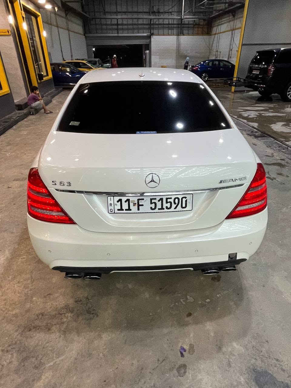 مرسيدس S63 محرك 550
المواصفات:

*وارد يابان

* باب طويله (الرئاسي) 

*موديل 2010

*السيارة ماشية 130بعدة زيرو 
*محرك 8 سلندر  (5500)

*رقم بغداد دولي بأسمي 

*نظام چوبلس (تصعيد وتنزيل السيارة عن طريق الجكات)

*كراسي امامي وخلفيه كهرباء مع خزن ميموري

*بيبان شفط 

*صندوك شفط

*مكينة كير كفاله 

*دواخل السيارة كلش نظيفة

*سستم صوت Harman/Kardon

*شاشه السياره دواره يمين ويسار 

*تدفئة تبريد كشنات

*بردة خلفية

*بردات جام الأبواب الخلفيه 

*ناظور ليلي

بيها هواي مواصفات 
السعر اتصل وبل خدمة 
***********
***********
