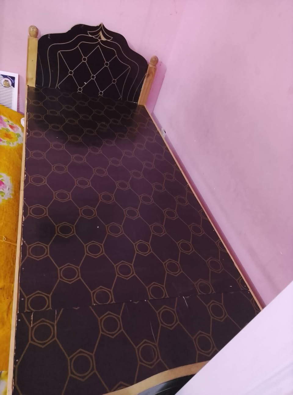 طباخ للبيع نضيف 4عيون شغال وجربايه للبيع نفر واحد نضيفه تفاصيل اكثر على الخاص للاستفسار ***********
