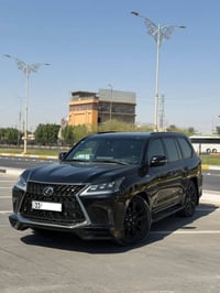 لكزس 2019 كورو السياره ماشية 112 الف كيلو متر قابل للزيادة  داخل احمر ...