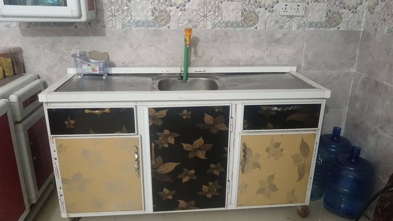 سلام عليكم كاونتر للبيع نضيف كلش في الدوانيه السعر 150فقل وتساب ***********
