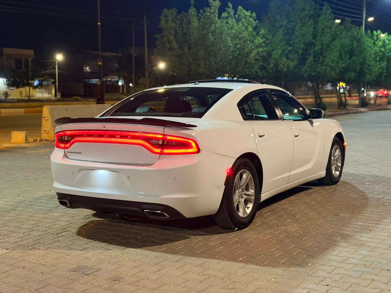 جارجر SXT بلاص موديل 2022 
فول الفول 
رقم سليمانيه   الجديد بسمي 
تحويل ثاني يوم
مواصفات 
محرك 3600 (V6)
تشغيل عن بعد 
كشنات جلد 
سلايد (فتحة )
شاشه وسط
كاميرا دوارة
كرسي كهرباء تبريد تدفئة
كشن خزن 
ويل 20 رياضي
تحكمات فوول  
تبريد قطعتين وبعد مواصفات ال sxt بلاص معروفة 
حادثه بصيط جدن جاملغ السكن فقط بدون ايرباك كفاله الباقي 
السعر 238 
مكان السياره ديالى خانقين
رقم صاحب سيارة ***********
