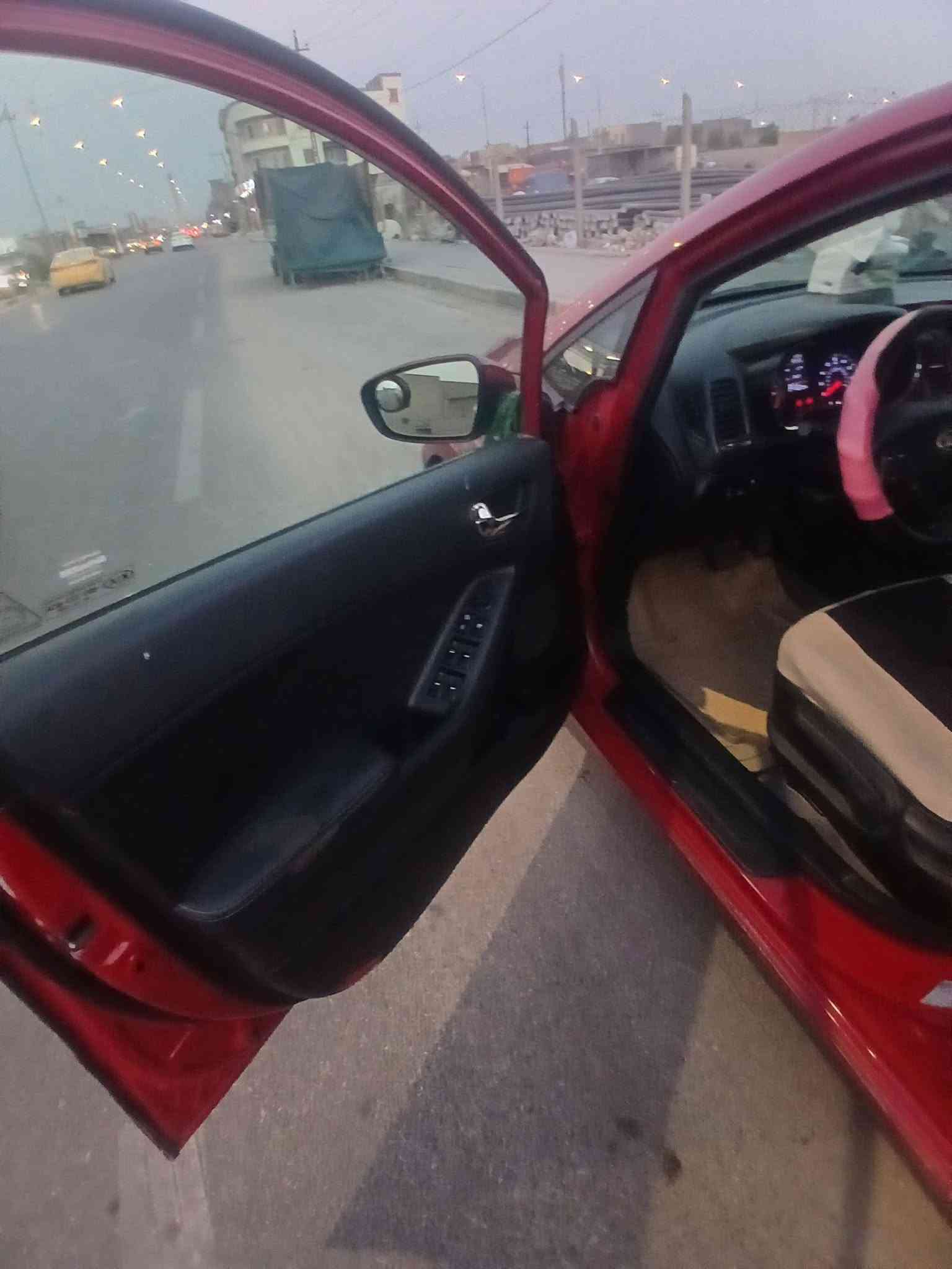 السلام عليكم كيا فورتي موديل ١٦ رقم ذي رقم ألماني جديد سنوية لحد ٢٨ الضرر فقط باب السائق  سرقة بأمريكا كير مكينة تبريد شرط  بااسمي السعر 100 وبيه مجال مركز المدينة السماوةللاستفسار الاتصال على الرقم ***********
