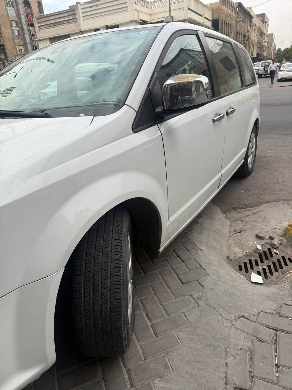دوج كرفان 2019 ماشيه 75 بيه جاملغين وشويه بلباب صبغ بدون دواخل ٣ قطع تبريد كراس سياحي منفصل عبايتي رقمه بغداد الجديد عنواني الاعظميه وهذا رقمي *********** بغداد, العراق

نص مكتوب في الصور:
- DODGE Grand Caravan 2019 بحالة ممتازة محرك 3.6 لتر V6 قوي وموثوق جير أوتوماتيك سلس و مريح 7 ركاب واسعة ومريحة مكيف قوي بارد جدا فحص كامل لا تحتاج لأي مصاريف موقع المعرض بغداد للاستفسار والاتصال ممكن تواصل عالخاص سيارة عائلية .. عملية ومريحة
