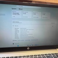 لابتوب للبيع hp موصفات بالصورة جهاز نضيف وستعمالة قليل للاستفسار الاتص...