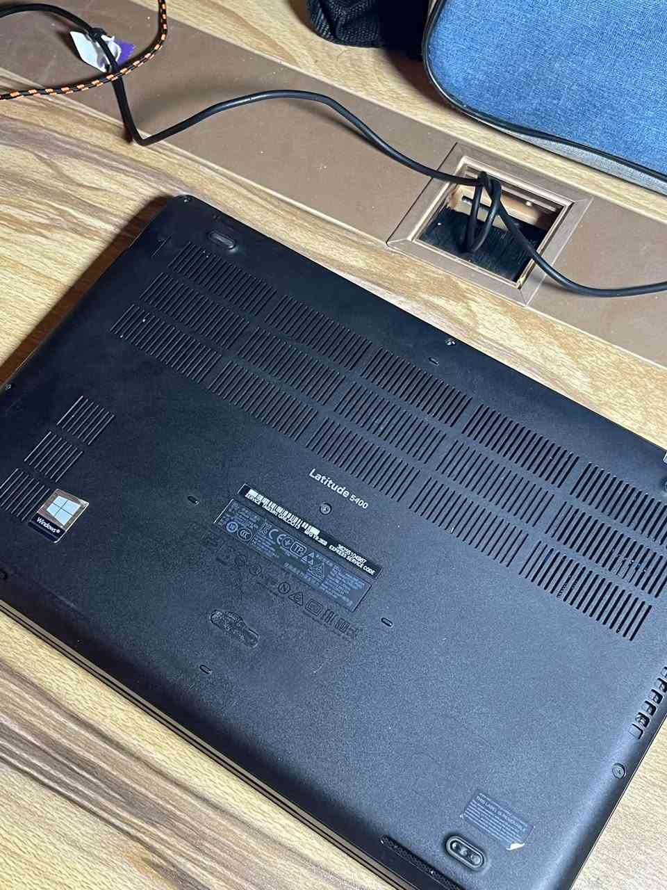ديل Latitude ٥٤٠٠ • رام ١٦ جيجا • SSD ٢٥٦