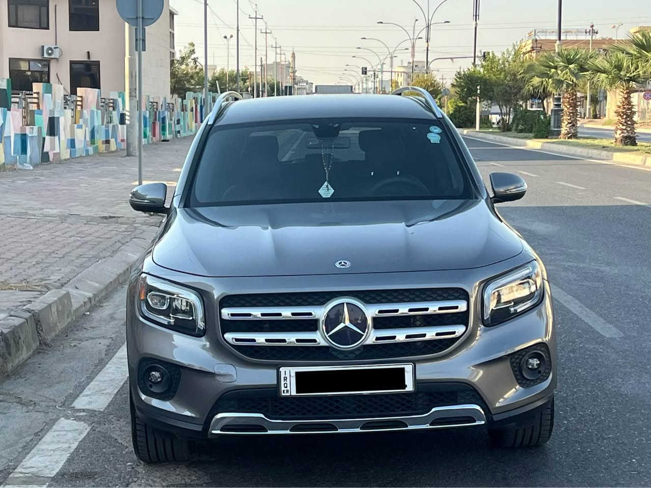 mercedes 2020 GLB 250 4matic amriki🇺🇸
مواسه فات ئه مريكى 
٩٣٠٠٠ هه زار كيلؤمه تر رؤيوه
به كلين داخيل بوه
يه ك بست پيديار هه يه 
كشن جلد و كاره باى
كشن خه زن و هيتر 
رادار پيشو ئا وينه 
لايت ئؤتؤ بريك كا ره باى 
گير شه فت ئاوينه شه فت
سندوق كاره باى 
گيرو مه كينه به شه رته 
مه كينه ى كرايته وه به س به شه رته 
به شه رتى ده عامى لو ده عامى
سعرى/ ٢٢٥ مه جاله كي كه م 
ژ.م/ *********** أربيل, العراق
