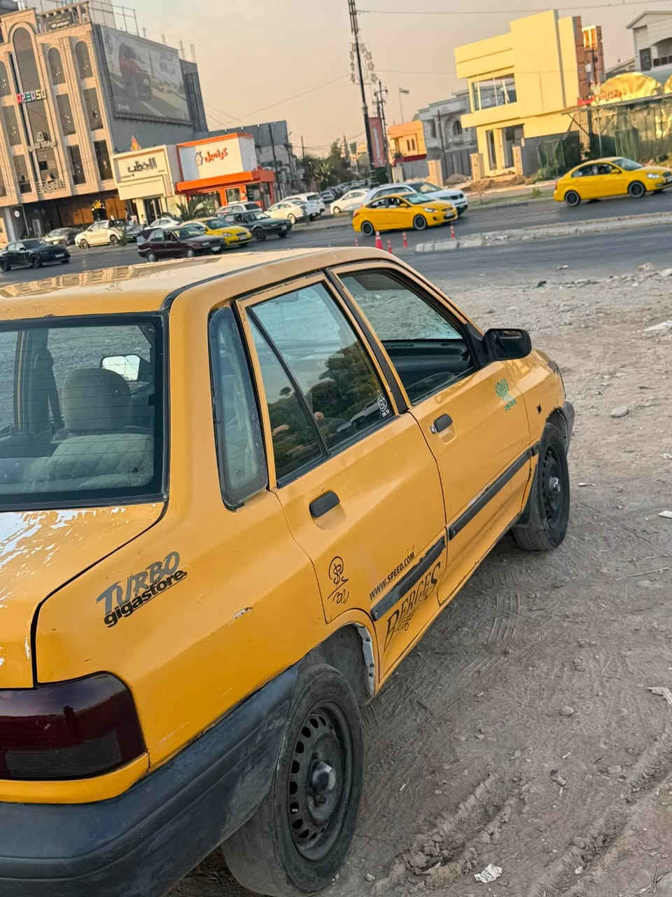 سلام عليكم سيارة سايبة للبيع موديل 2009 شواص شرط محرك شرط أي غرامات 350 على المشتري سعر 16 وبيها مجال رقم التلفون
‏***********
