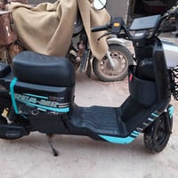 R7 • نظيفة ٩٥٪ • ٥ بطاريات جديدة