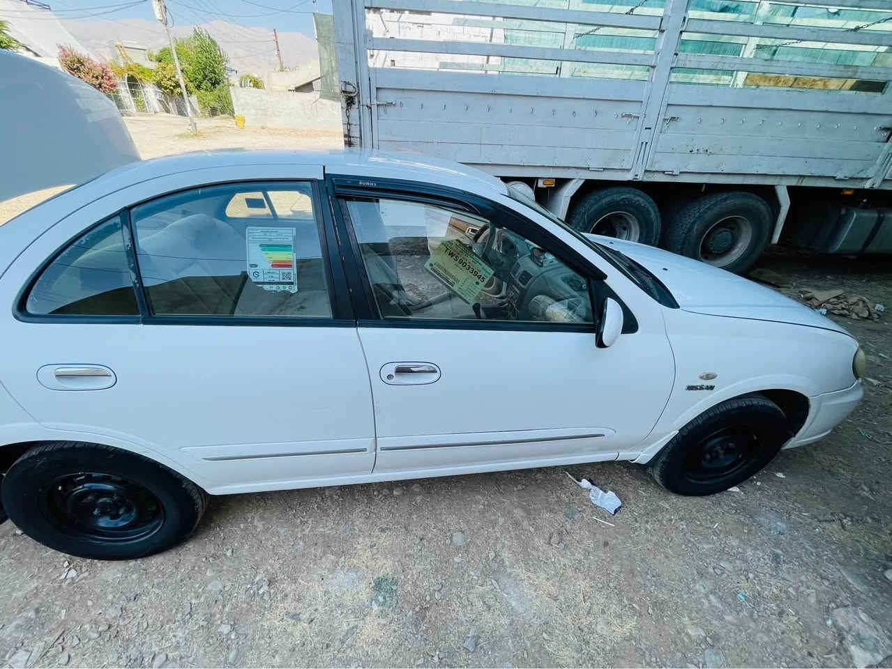 نيسان سه نى موديل ٢٠١٠ ناو فورميگا مه كينه سپى  جه مه لوغلى لاى سه ياق و ده رگاى لاى سايه قى بوياخه گيرى عادى  
شوين سه يدسادق ژ•م*********** وه تس ئه پ
سعرى ٩٥گه لاو معامه له Singapore
