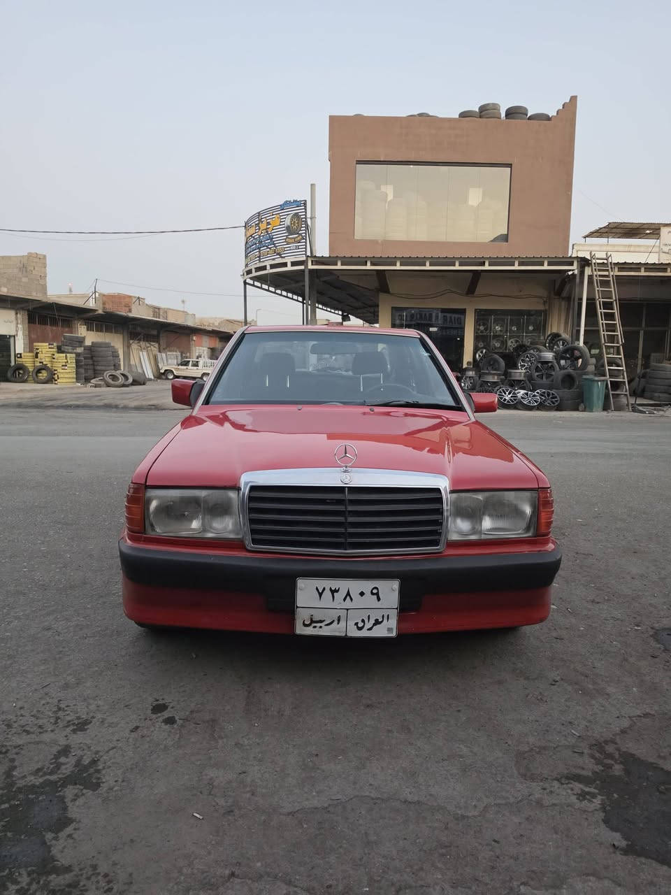 190E AMG مۆدێل 91 
مەکینەو گێڕ V6 غەواس 12 پلاک 
تەبرید سلاید ABS 
بدى كت AMG 
 سويچ کارت شغال  شاشەو کامیرا 
حيزام صبغ ليدرانى چاملغى پشتەوە سایەق 
دەرگای پێشەوە سەکن 
ویل 17 كروم 
تاخم غورفەی لوک 
کوشنەکانی لۆک
شەرتی تحويل و غرامه 
هةولێر  نرخ 75$ 
***********
