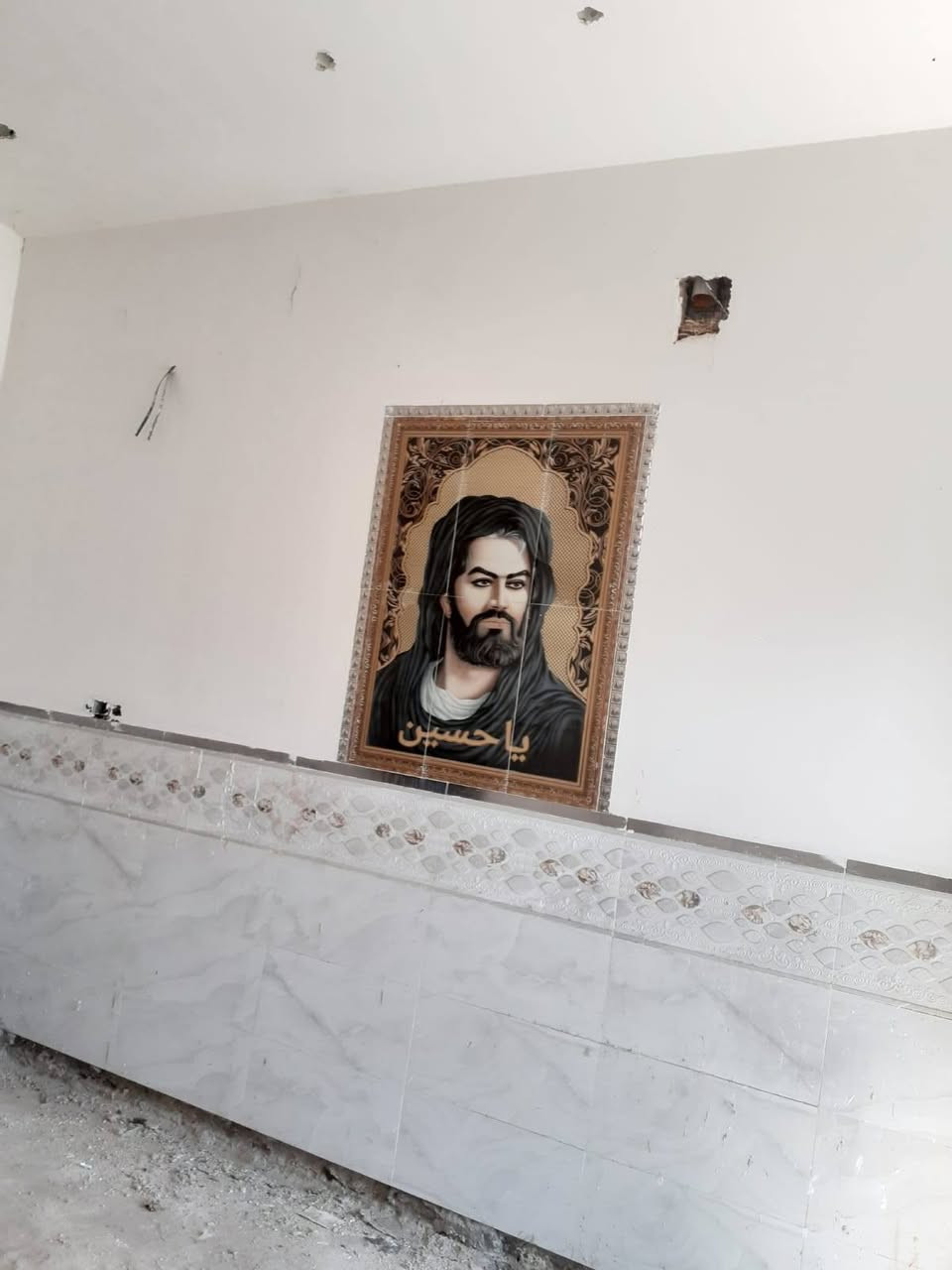 بيت للبيع مساحة ١٠٠م ٣ غرف نوم استقبال مطبخ هول البيت عوزة بس كاشي الصابيات ب ١٣ الف البيت مطلوب قرض ٣٠ مليون يتحول على المشتري للتواصل ***********
