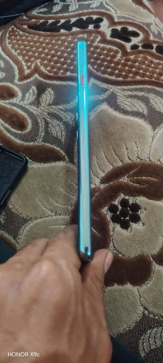 سلام عليكم جهاز تكنو TECNO CAMON 40 نضافه 97من ميه جهاز مكفول من كلشي صيانه ماداخل السعر 300 الاستفسار اتصل ***********

نص مكتوب في الصور:
- HONOR X9c