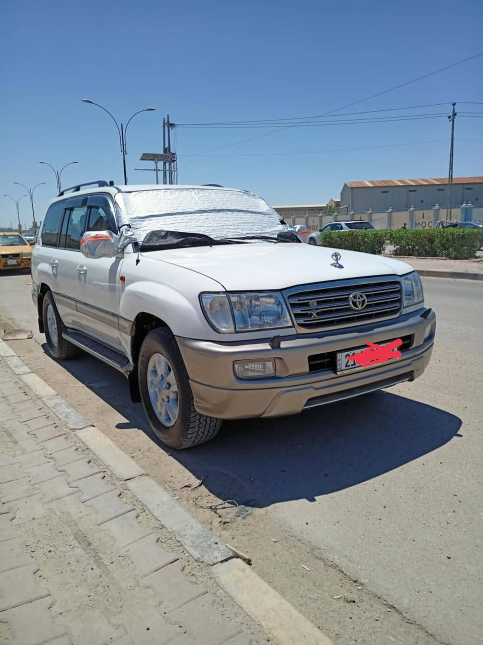 السلام عليكم 
من رخصة الادمن 
لاندكروز جكساره
2005
محرك 6سلندر
مكينه 4600
كفاله عامه 
مال بيت فول نضافه
رقم سليمانيه
موجوده بالعمارة 
225$
اي استفسار 
***********
