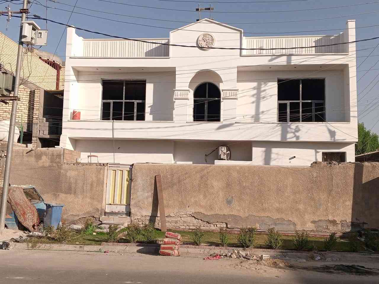 السلام عليكم اخوان 
عمل واجهيات  لبخ اجراره اونثر وسقل وطلس اوتطعيم 
 او صبغ وسيراميك وتخليف اواجه بل كوبلن
وهذا رقمي***********وساب موجود
