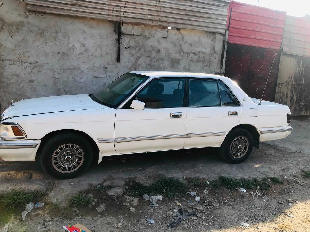 سيدانا 90 اصلي مو محور شرط التحويل رقم انگليزي نينوى محرك الصلي كير عادي  طخم وتوايرها جديد السياره جاهزه مكان السياره الموصل جانب الايمن  

***********
***********
