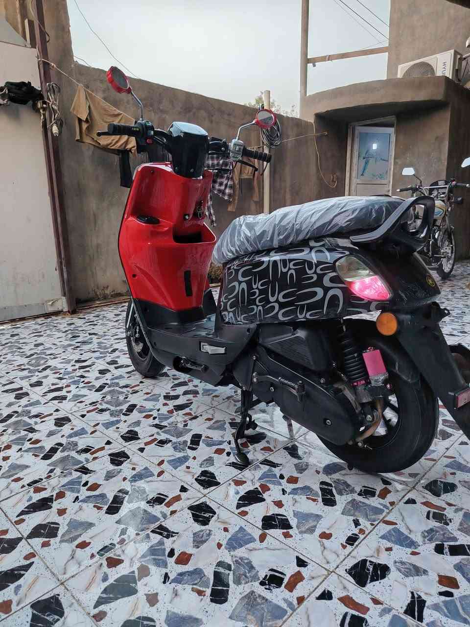 سلام عليكم دراجه للبيع بوليسي نضيفه من البجم للبجم كابريته مزوده سعر ٧٠٠وبيها مجال رقم الهتف ***********
