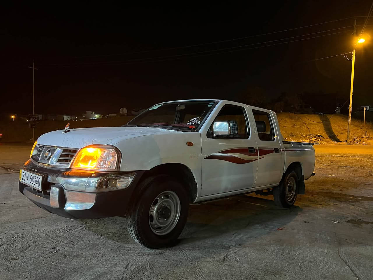 نێسان پیکاب 2011تایلەن سەنە وێ و ژینگەی تازەیە تایە ی لۆکە گیڕو مەکینیە بەشەرت چوار پارچەێ بۆیاخە قرچێکی پێشی هە یە سە یارە کە زۆر جایزە مەزبووتە سعری 105گە لا معامە لەیە کی  براێانە ***********
