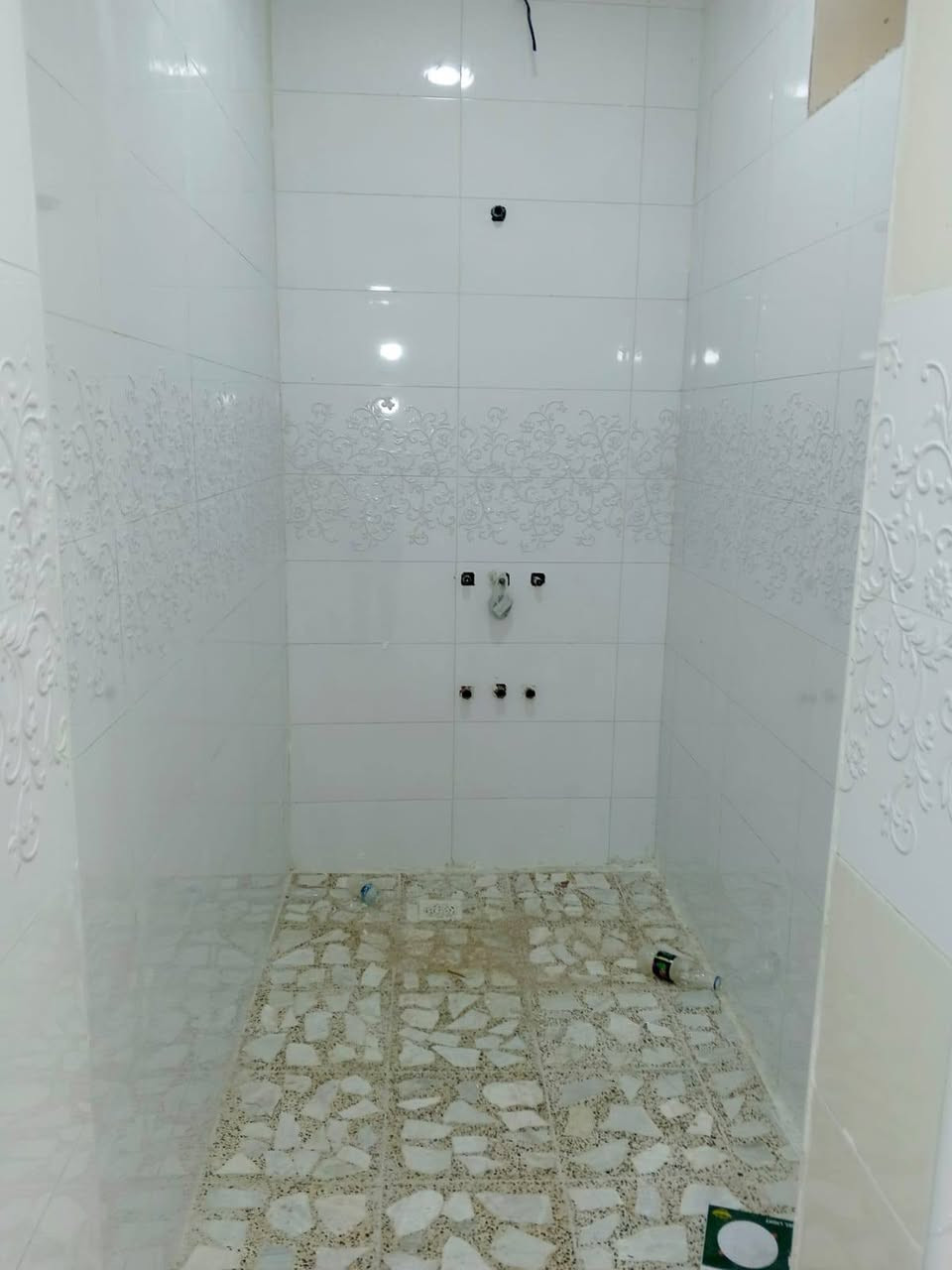 بيت 100متر سعر 68مليون 
هسه هو طالع من الخلفه
البيت كامل على اخر حبايه جيب اغراضك وكعد
مكان بغداد منطقه الرشاد مقابيل حي النصر شارع مشويات السيد
خدمات كامله مي وكهرباء ومجاري وتبليط وارسفه واناره
***********ر نتصل وبل خدمه
