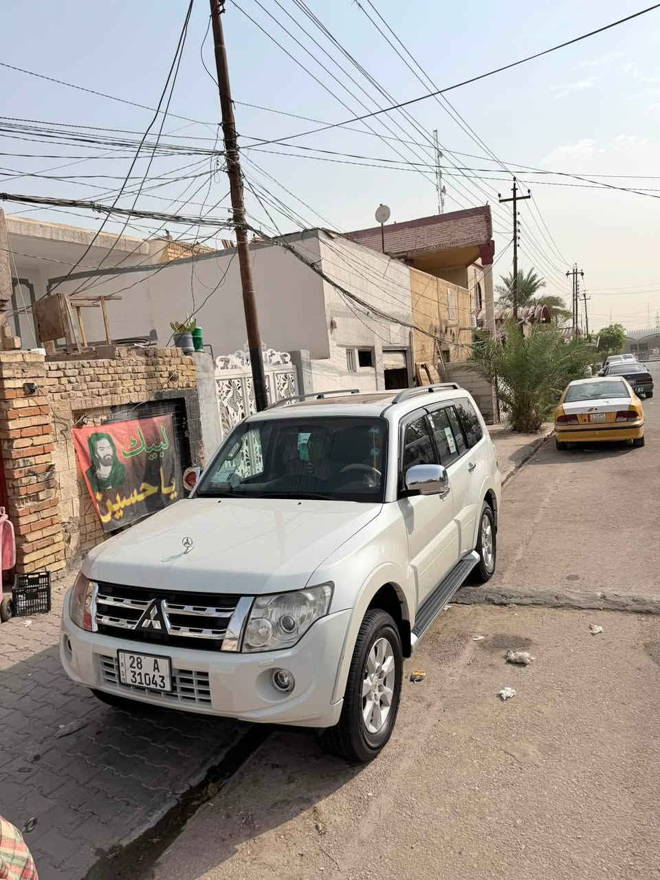 السلام عليكم

باجيرو حبتور بلاص فول فول موصفات 

فتحة سقف

كشنات كهرباء وجلد 

تبريد منفصل 3 قطع 

لد نهاري 

لايتات زنون 

زراك لايت

مري شفط 

مكينة 6 سلندر 3500

دمام مضخم صوت

داير ايرباك

شاشة وكامرة وحساس

فول تحكم ستيرن 3 جهات

داخل صاج

ثلاجة بالفرس 

كشنات 7 راكب 

تخم تاير جديد ياباني

السيارة حلوة وجاهزة ومكفولة من الصبغ والحادث والتبديل سونار موجود بيها يم المندلاوي مسوي رسلني يذا ادزه يلاك 

السعر 160مجال للطيبين 

مصورلك ومنزل كل تفاصيل السيارة شوفها واقتنع واتصل 

المكان/النجف /الكوفه

***********
