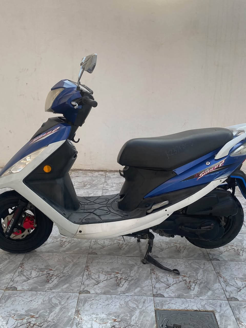 سلام عليكم 
سايم GTمحرك125الماطور نضيف وشغال وكهربائياته شغاله كلشي مابي وماناقصه اي شي السعر650وبي مجال 
مكاني الرمادي 7كيلو
للأستفسار
***********
