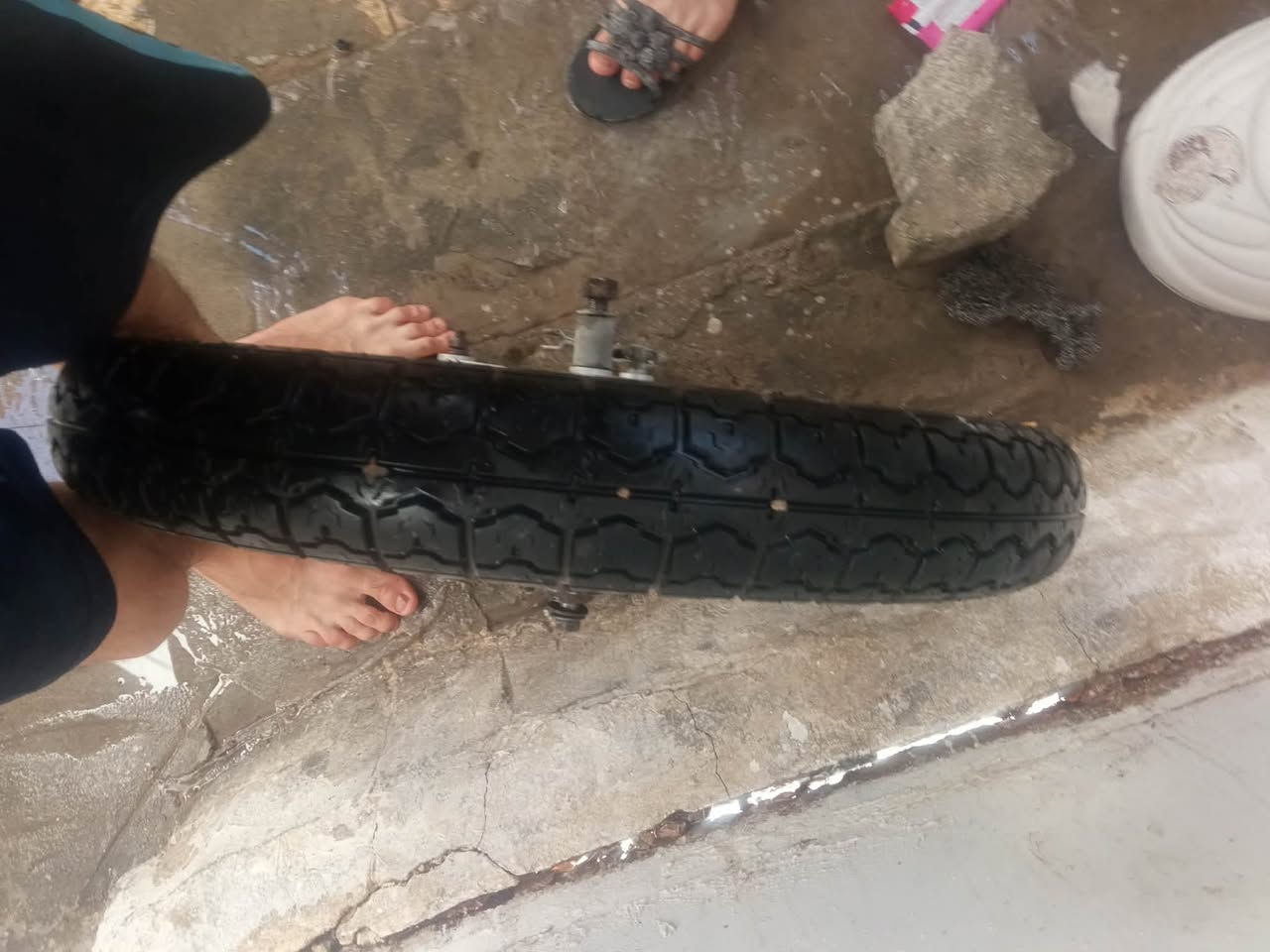 السلام عليكم  شباب ولي كب للبيع ٥ كير ٤ كير كله يصير كامل هوه ولطبله مالته جوبلس تاير جديده مكاني نجف حي النصر الرقم       ***********
