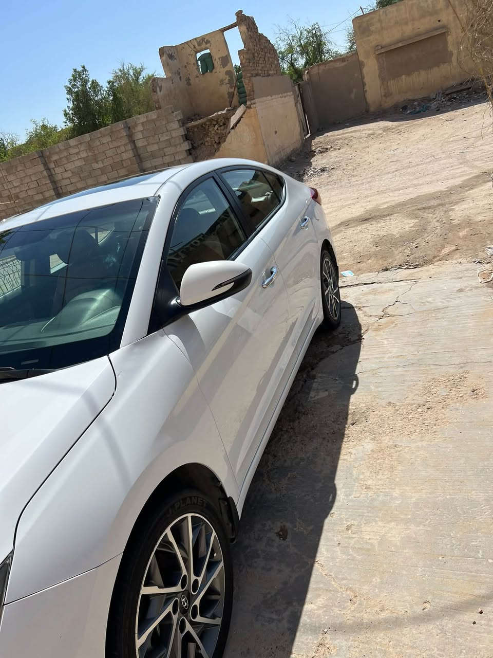 السلام عليكم ورحمةً الله 

سياره النتره 2020 فول مواصفات 

ضررها البنيد فقط  السياره كفاله 
بدون شواصي وجاملغات ولغد 

رقم صاحب السياره ***********
الرجاء عدم مراسلة الصفحه 
السياره معروضه 160
