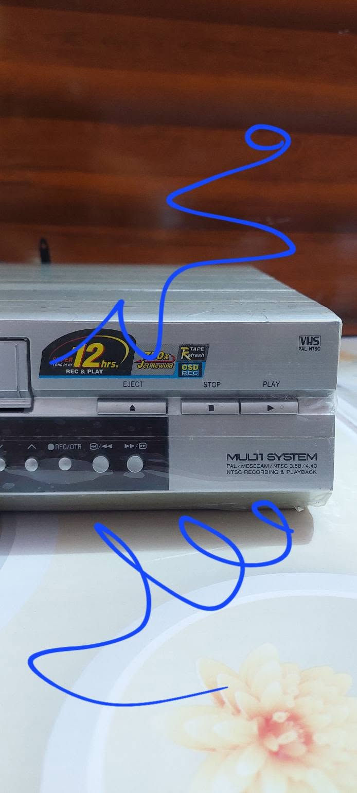 من النوادر
للبيع 
جهاز فديو VHS كاسيت كبير بانسونيك ( Panasonic Super Drive )
  4 هيد  جديد جدا نظافه 100% 
نقص كارتون وريمونت و 1000 عافيه الل ب ي ك و ن 
من نصيبه 
سعر الجهاز (  ع الخاص ) 
خدمه توصيل لكل المحافظات في العراق 🇮🇶 ودول الخارج 
مع شركه الأمين للتوصيل السريع .
للاستفسار اكثر مصور الشباب ميسان شارع المرور القديم حي المعلمين . ***********
***********   إتصال واتساب تلكرام محمدمعله
