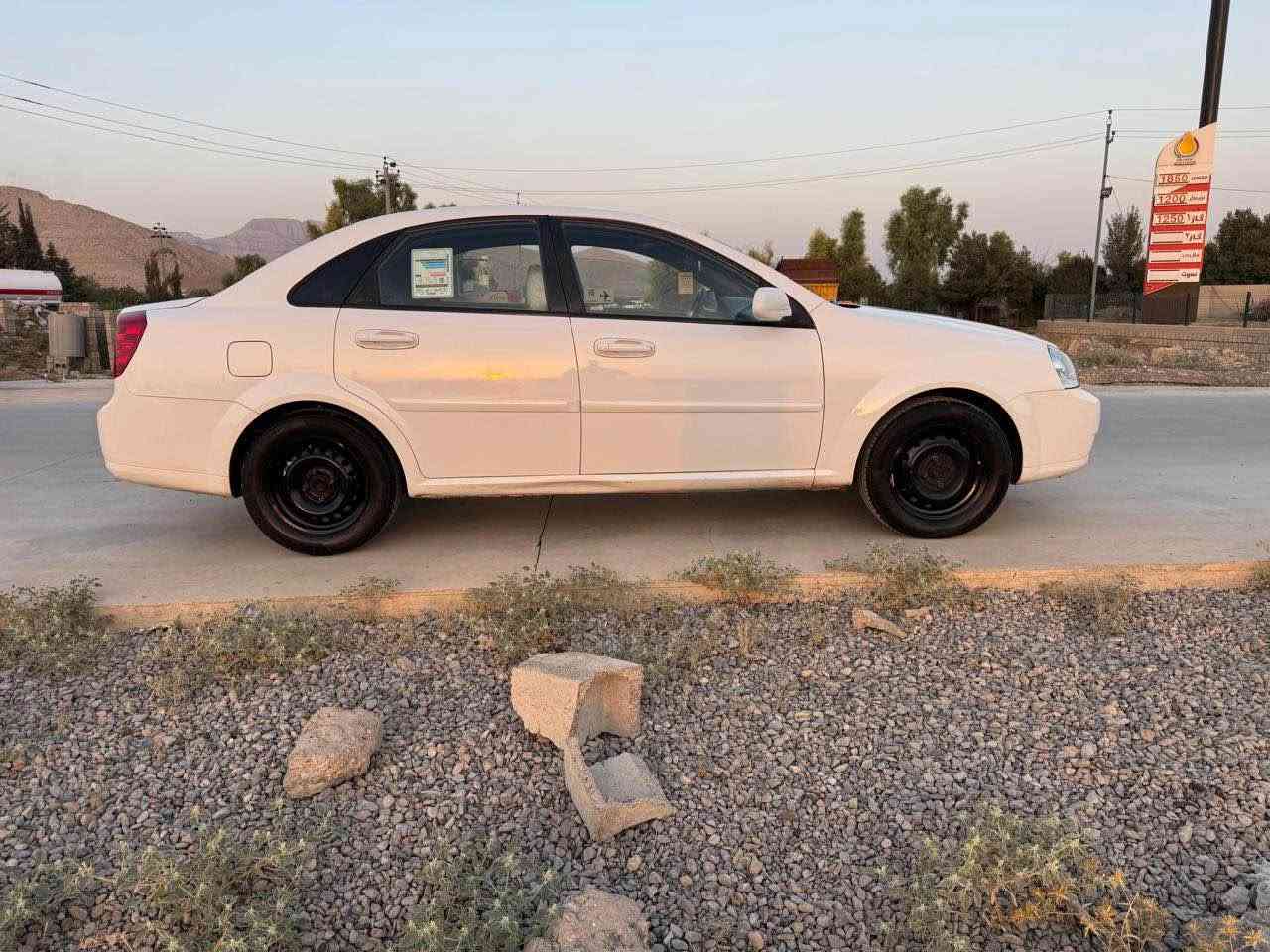 ئوپترا موديل ٢٠١٣ لوك هيچى پيوة نية
سةنةوى تازةية هيچ مةسرةفى نية  تايةكانى تازةن 
سةيارةكة ٢٠٠ هةزار رويشتووة

شوين چوارقورنة.       نرخى ٨٣$ و كةميك مةجال 
***********       ***********
***********       *********** رانية, السليمانية
