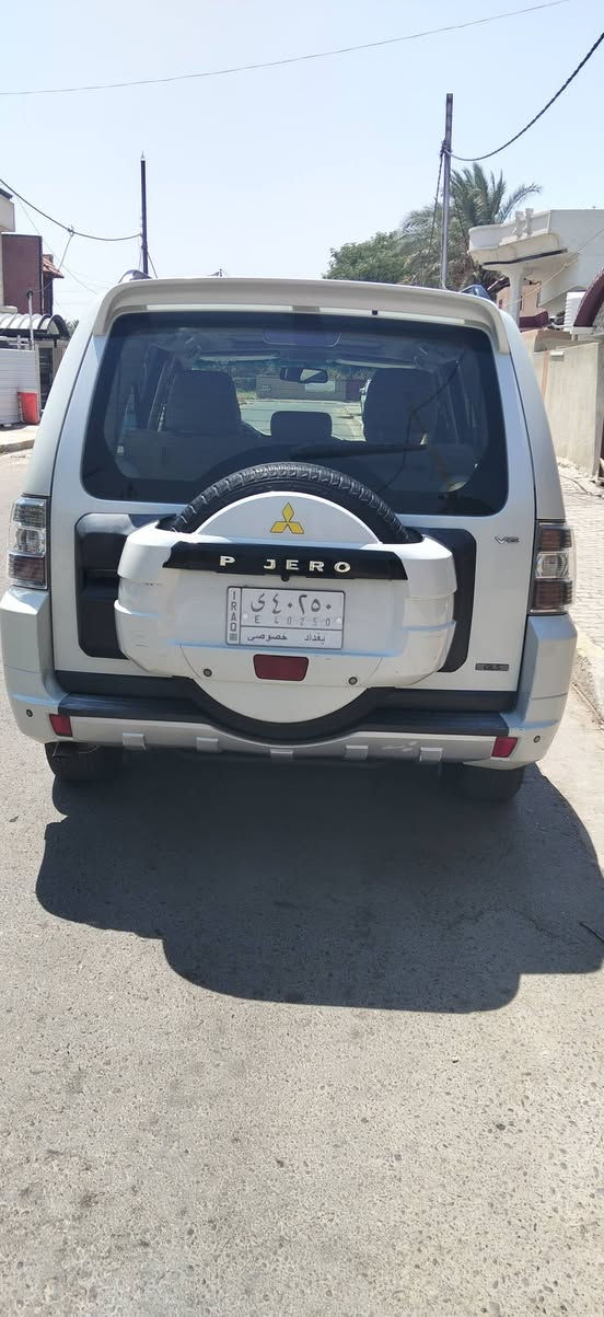 باجيرو 2010  حبتور فول مواصفات لون ابيض صدفي حجم المحرك 3500 رقم  بغداد  بدون حادث  سيارة  مكفوله من الصبغ سياره وضع الشركه معروفه خليجي السياره جديده مال جناي فورويل نضام دفلوك كشنات كهربائي اشارة بل مري شفط تحكم ستيرن شاشة  فتحه تبريد ثلاث قطع حساسات خلفيه زاد ثلاجه تخم تاير كير مكينه حداديه خير من الله سياره جديده لوك محرك 6السعر132  اتصل وبيك خيروتدل ***********مكان السياره بغداد اليوسفية 
للبيع او مراوس ب جيتور
