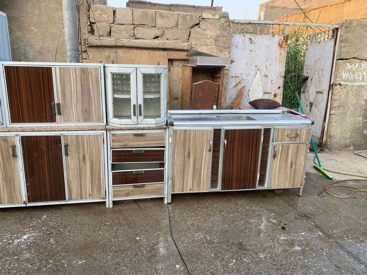 ملاحظه بيع او مراوس  
كاونتر المنيوم تسكام مرتب كلش . السطح مرمر  . الارضي يتكون 4قطع والملحق 4قطع مكاني بالقاسم وسعره مناسب ***********
