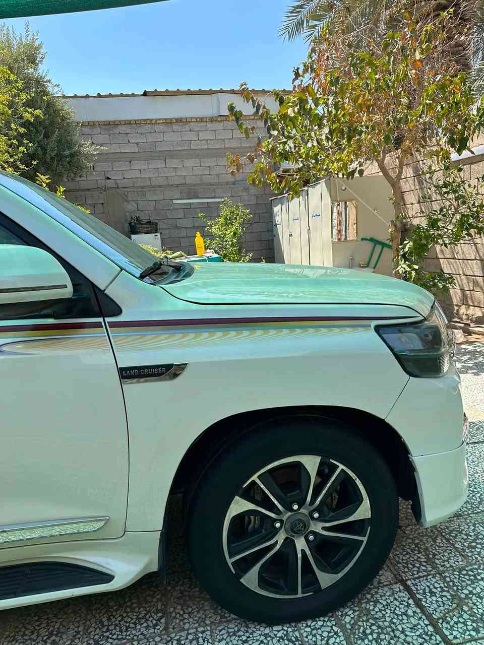 لاندكروز جكسارا ٢٠١٥ محدثه ٢٠٢١
رقم بغداد انكليزي مميز
سنوية باسمي شرط التحويل 
فقط قطع التحديث مصبوغات توحيد لون 
بيهه طخه جاملغ امامي ايمن فقط
قماره بدون قطرة صبغ 
جاملغات خلفية بدون صبغ 
تكم بدون صبغ 
جنطة بدون صبغ 
سونار موجود
مكينة ٦ سلندر مكفولة بدون فتح 
تخم تاير وحدادية جدد وباتري جديد وماناقصة شي متخسر عليهه دينار سياره حلوة واحله من الصور مكانهه النجف الكوفه 
سعرهه ٣١٥ 
بدون كسران كلشي اكو بالسوك الله يرزق الجميع  
📞***********
*********** 
واتساب بيهن
