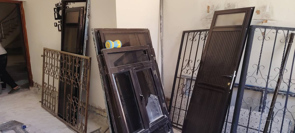 بوب وشبابيك للبيع نظافه 80 بالميه
بغداد شارع فلسطين  ***********غير متواجد ع فيس
