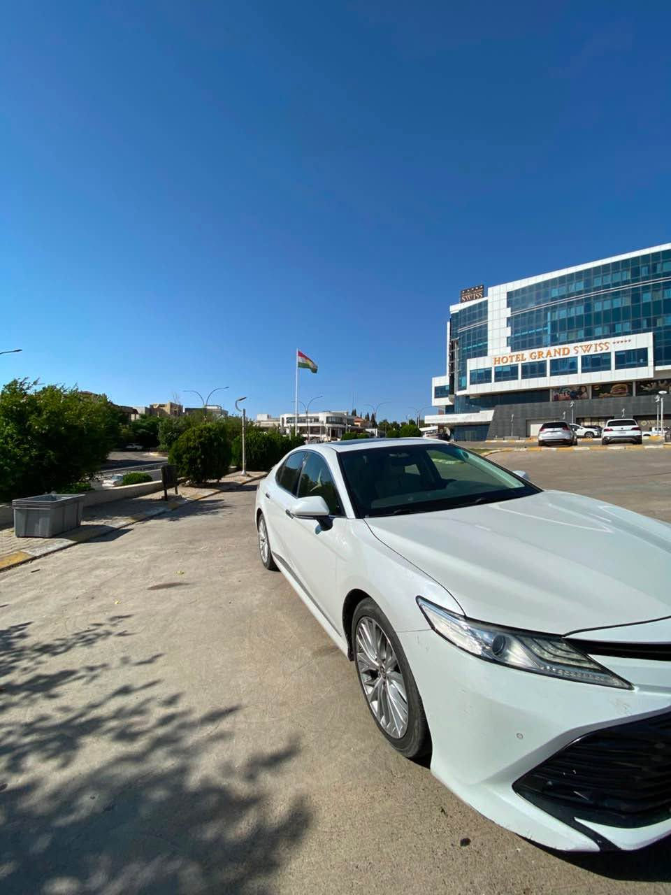 به ناوى خودا
Toyota Camry 
2020
Limited 
V6
سه ياره يه كى زؤر خاوينه مالى دؤسته ته نها بؤ نيت و نيو چاملخى هه يه گيرو مه كينه به شه رت
***********
*********** أربيل, العراق
