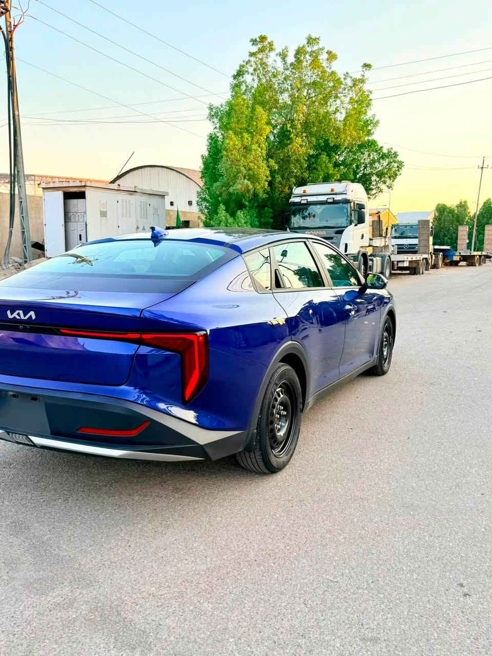 السلام عليكم KIA K4 2025 LX 
بصمة  / هندبريك دكمة  / لايت LED  / مكينة 2000 دوش / شاشة كبيرة متصلة ديجتال   / اوتو هولد / LED امامي وخلفي / قيادة ذاتية / كامرة دوارة / رادار تعديل مسار / اوتو بريك / مود درايف / تحكم ستيرن / كروس سرعة /مانع انزلاق / بلوتوث / اواكس / USB / ماشية 18mi  
حادثة موضح بلصور بنيد مبدل ومصبوغ فقط الباقي مكفول شرط الفحص والسونار السيارة شاصي لغد كفالة ايرباك استيرن وبردة وراجعات سستم بعمان 
مكان السيارة بغداد  
للتواصل ***********
ملاحضة السيارة بدون رقم دخول جديد
