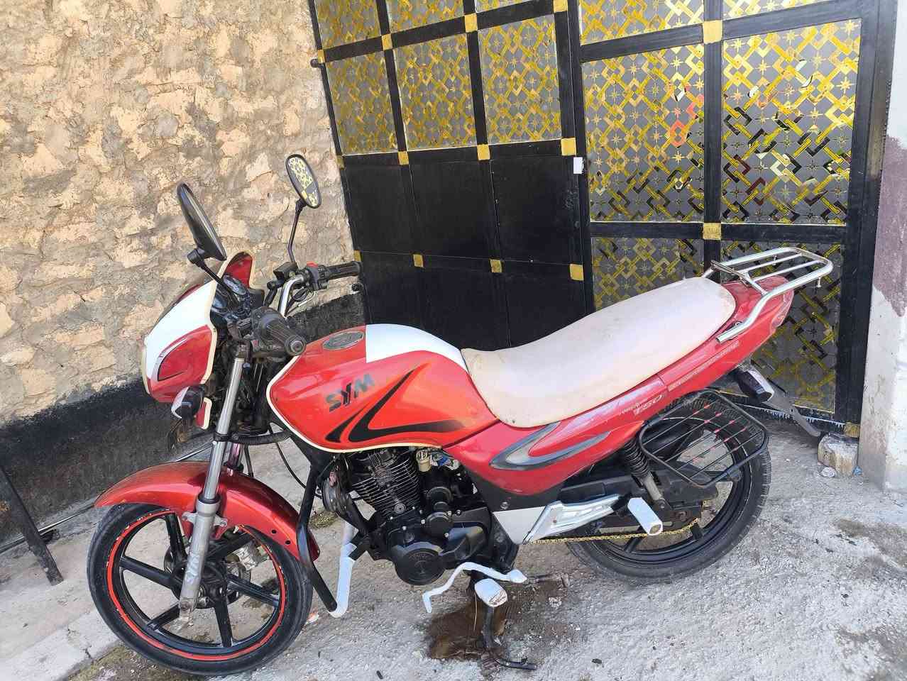 سايم للبيع 2017 سعره 800 وبيه مجال وراقه كامله دراجه حلوه مابيه اي نقص كله شقاله تصال
واتساب ***********
