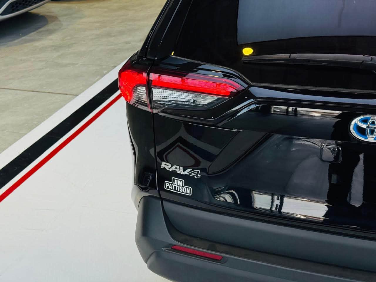 TOYOTA RAV4 XLE HYBRID - 2024 ✅

عربى/کوردی
تويوتا
راف 4,  XLE HEV (High) , 2024
عدد الأميال : 14,611 ميل
ضرر: كلين تايتل
سلندر: 4 سلندر
محرک: 2.5
السعر / اتصل بنا
الكاميرا الخلفية - سقف بانورامي - صندوق كهربائي  - التحكم على المنحدرات - مستشعر وقوف - تدفئة المقاعد - فتحة السقف - مثبت السرعة - مرايا جانبية كهربائية - شاشة - مراقبة النقطة العمياء - مقاعد كهربائية - 8 وسادة هوائية - مصابيح زينون الأمامية - المصابيح الأمامية ليد - قفل مركزي للأبواب - عرض المعلومات على الزجاج الامامي - تدفئة مقود القيادة - أبل كاربلاي - التشغيل عن بعد - ABS - AWD - رادار - كشافات ضباب - مثبت السرعة التكيفي - تبريد خلفي

📍العنوان: اربيل  -  شركة فانسي كارس
مدينة ئارام للتجارة رقم معرض (B4)

☎️-***********
☎️-***********
☎️- ***********
☎️- ***********

***************
تۆیۆتا
ڕاڤ 4,  XLE HEV (High) , 2024
ماوەی ڕۆیشتن : 14,611 ميل
بۆیاغ: کلین تایتڵ
پستۆن: 4 پستۆن
بزوێنەر: 2.5
 نرخ / پەیوەندی بکە
کامێرای دواوە - پانۆراما - سندوقی کارەبایی - ڕاگری نشێوی - حەساس - گەرمکەرەوەی کوشن - سلاید - دیاریکرنی خێرایی - ئاوێنەی لاتەنیشتی کارەبایی - شاشە - ئاوێنەی ڕادار - کورسی کارەبایی - 8 پەرەشووت - لایتی پێشەوەی زینۆن - لایتی پێشەوەی لید - قوفڵی دەرگاکان - داتاشۆ - سوکان هیتەر - ئەپڵ کارپلەی - شەغال - ABS - AWD - ڕادار - بلاجکتۆر - دیاریکرنی خێرایی خۆگونجێن - فێنککەرەوەی پشتەوە .

📍  ناونیشان: هەولێر کۆمپانیای فانسی کارس 
شاری ئارامی بازرگانی رقم پێشانگا (B4)

☎️-***********
☎️-***********

نص مكتوب في الصور:
- FANCY CARS