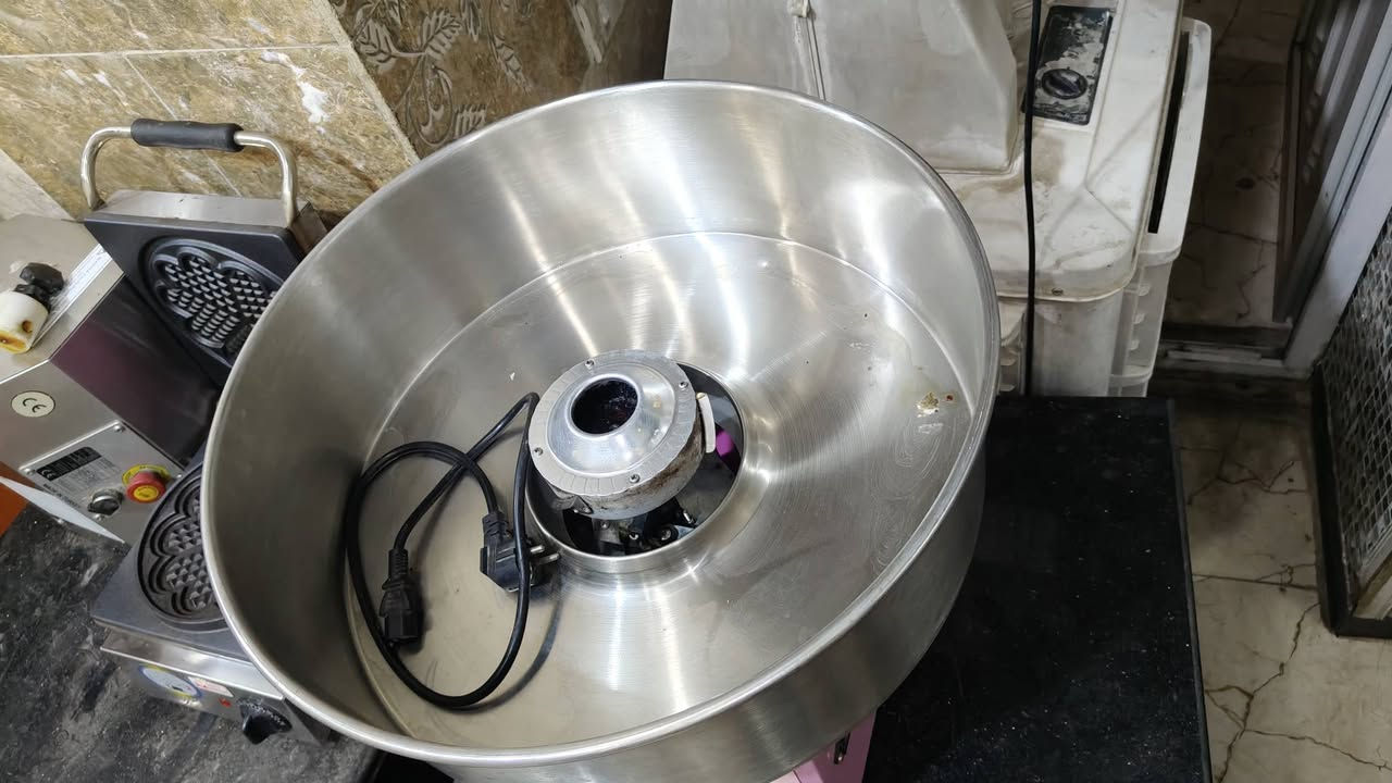 جهاز وافل
جهاز لقيمات كامل 
مكينة شعر بنات
مكينة شرابت جديدة 
عنوان بغداد ***********
توجد مكينة تحميص حب مع العربانة
