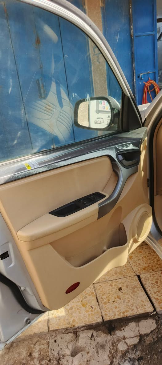 مكلف بالنشر 
شيري تيكو 2014 
كير ميكانيكي محرك 2000
السيارة كاملة بدون اي نقص 
عداد مسافة 124 الف كم 
رقم و سنوية جديدة 
السعر المطلوب 78 ورقة 

غير متواجد على النت رقم صاحب السيارة 
***********
