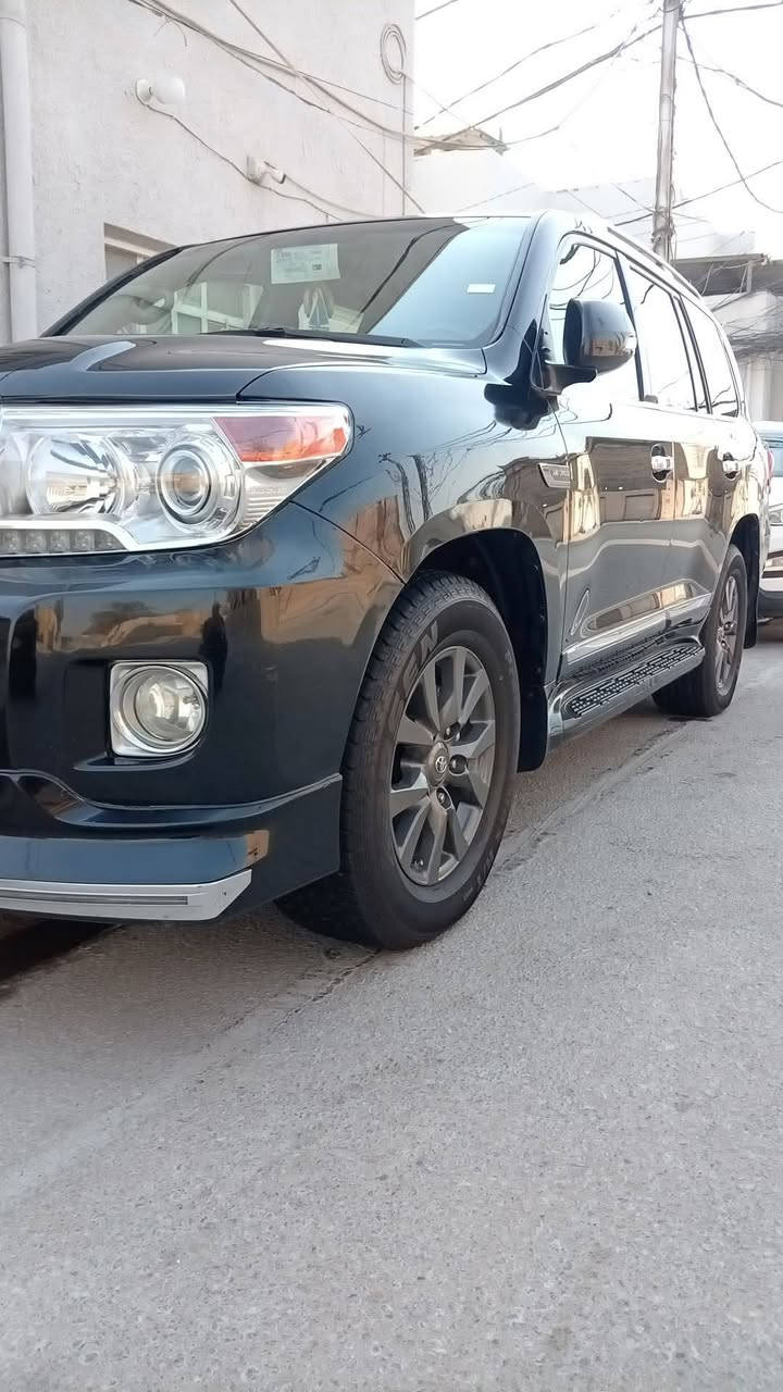 سلام عليكم اخوان مديل ٢٠١٠سيارة مال بيت بااسمي قطرة صبغ مابيها الله يشهد بيها بارد وسونارها كدام عينك تخم تاير حدادية منظومة زنون أبيض وفلشات شمسي تبريد سيارة خير من الله اتصل وبيك خير ودلل فول مواصفات فول الفول هذا رقمي اي استفسار اخليك ع راسي ***********

